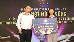 Huỳnh Như được lãnh đạo TP.HCM thưởng 200 triệu đồng vì HCV SEA Games 32